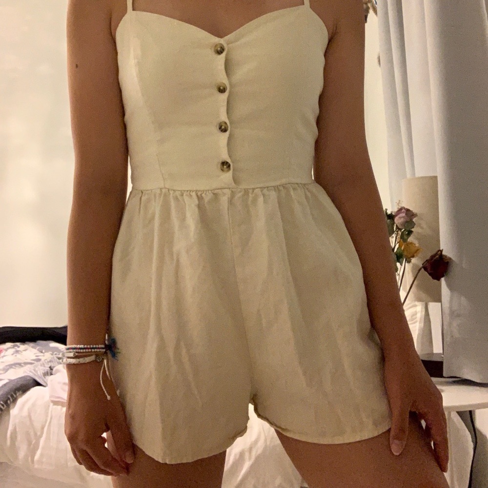 ⭐️FOREVER 21 PALE YELLOW ROMBER